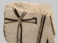 Aeg S 26  Aeg S 26, Fragment eines Wandreliefs, Kalkstein, 12,5 cm x 11,3 cm, Dicke 5,5 cm : Bestandskatalog Ägypten, Museumsfoto: Claus Cordes